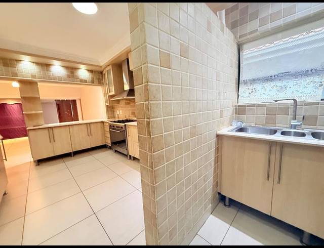 4 BEDROOM HOUSE FOR SALE IN VANDERBIJLPARK SE 7